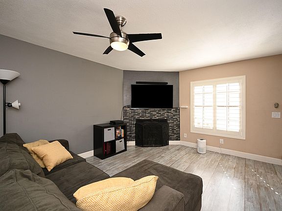3rd image of 4901 E Kelton Ln Unit 1258