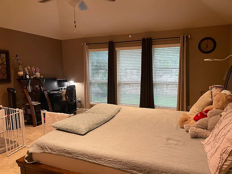 209 Monahans Dr — Photo 8