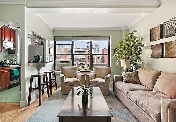 2nd image of 339 E 58th St #10EF
