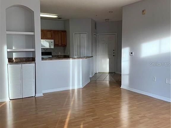3rd image of 6159 Metrowest Blvd Unit 208