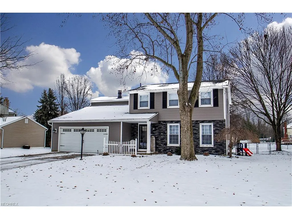 8009 Woodrush Dr NW photo 1