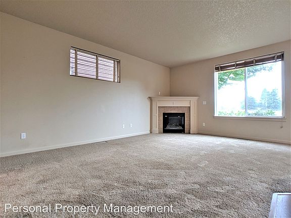 3rd image of 12110 NE 40th Cir