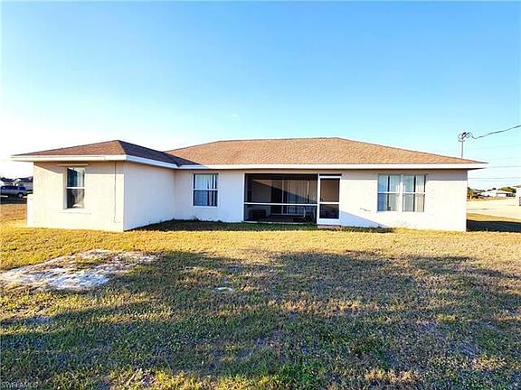 3rd image of 1600 NW 18th St