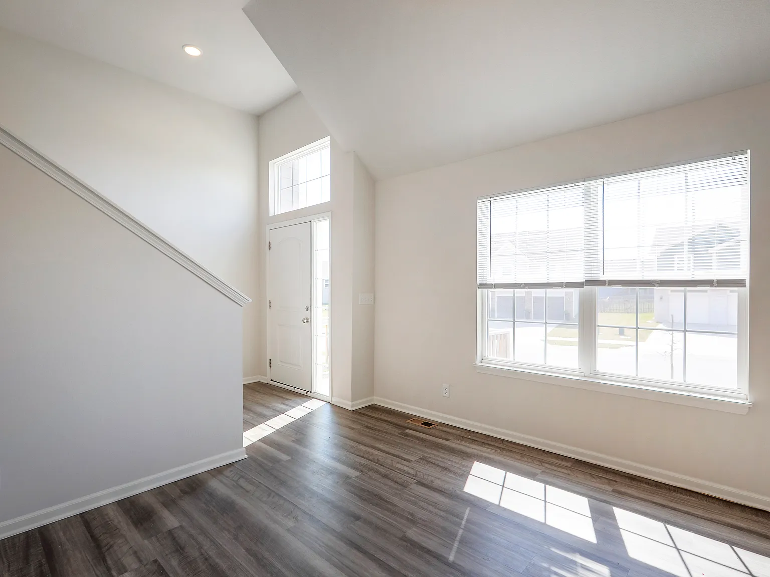 4 bed, 1820 sqft, $2,500 — Photo 3