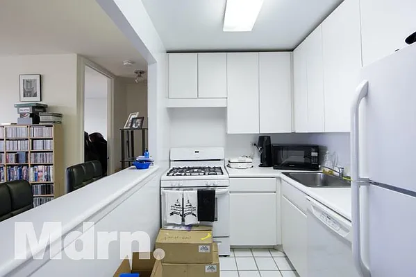 Rented by Mdrn Residential | media 5