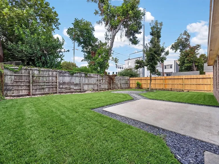 1302 Shearn St — Photo 28