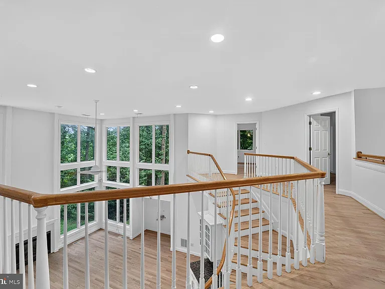 8309 Old Seven Locks Rd — Photo 12