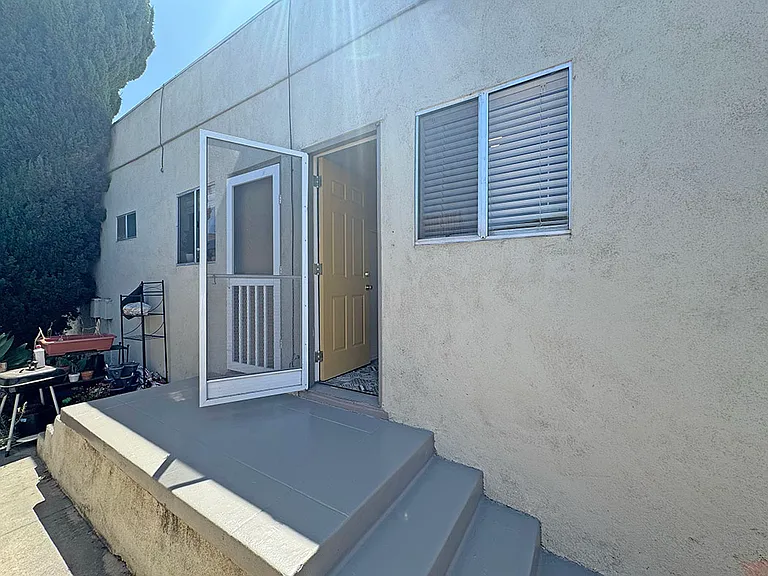 577 Walnut Ave #G — Photo 13