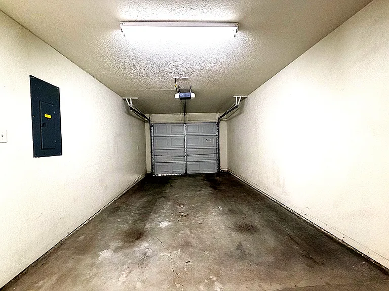 3305 Alicante Ct #B — Photo 22