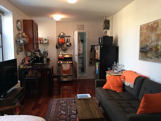 Rented by Pink Stone Realty LLC | media 32