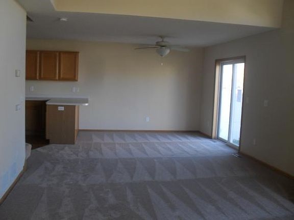 2nd image of 1654 Bedford Ln