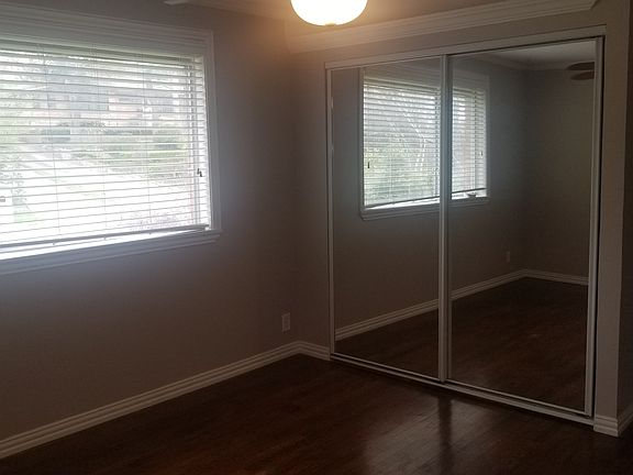 5th image of 3520 Oak Creek Cir