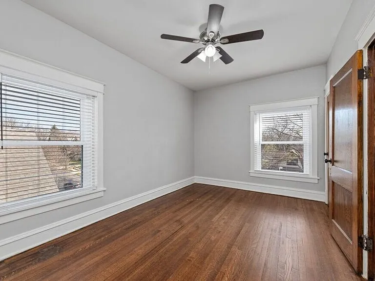 Colonial — Photo 17