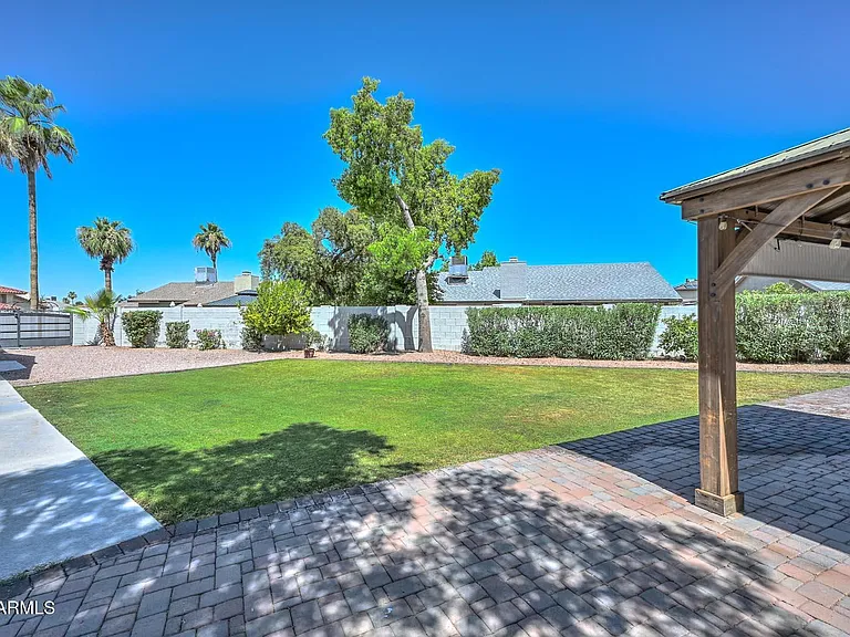 11509 N 109th Way — Photo 9