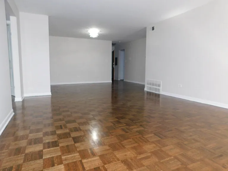 2610 Central Street — Photo 7