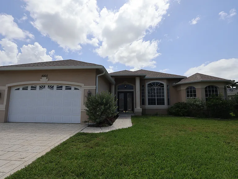 4905 Sands Blvd — Photo 2