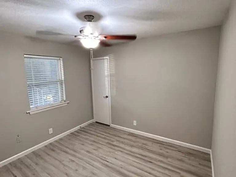 Metro @ 404 Apartments — Photo 18