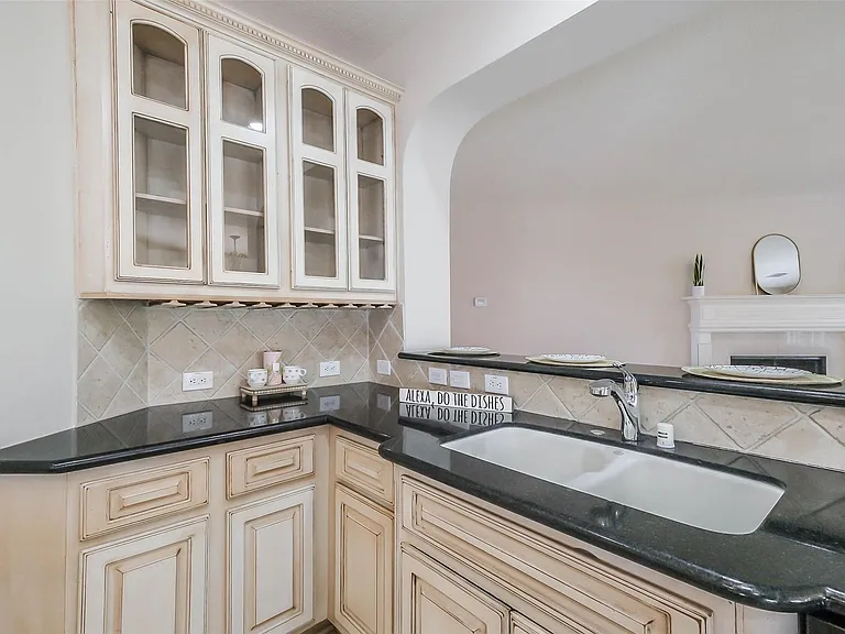 12411 Santiago Cove Ln — Photo 15