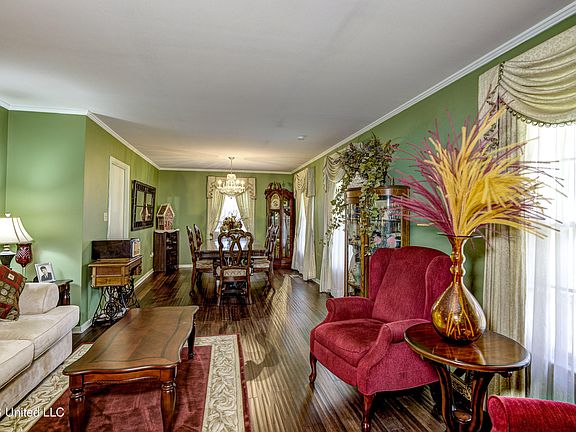 4th image of 1448 Parkside Dr