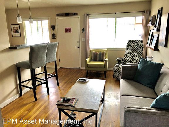 3rd image of 5041-43 Santa Monica Ave #8