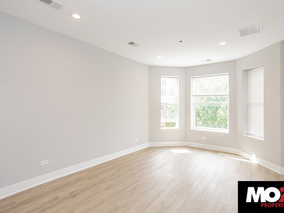 3rd image of 2407 N Kedzie Blvd #304