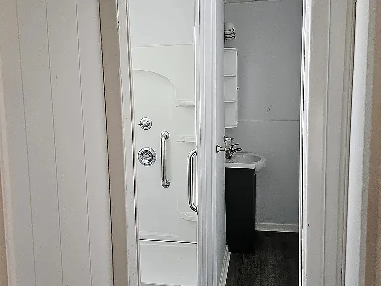 220 S Millwood Ave — Photo 18
