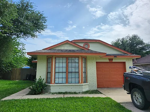 18119 Twin Creek Dr Photo 1