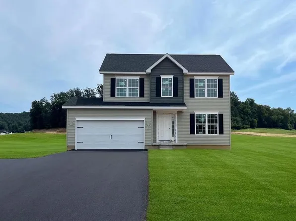 156 Ledger Dr #75, Hanover, PA 17331