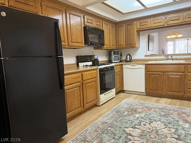 7904 Shelter Island Way — Photo 5