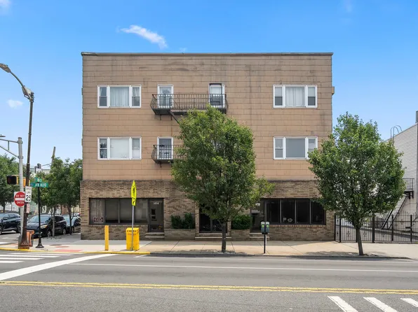 1014 Kennedy Boulevard image 1 of 37