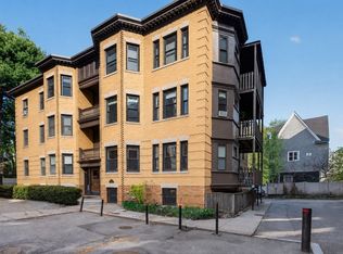 17 Park Vale APT 4, Brookline, MA 02446