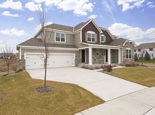 11278 Whitewater Dr, Woodbury, MN 55129