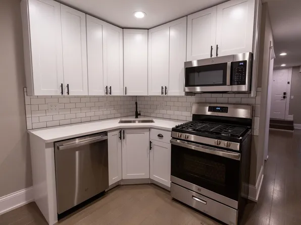 Pf-Arg, 3062 N Davlin Series, 3062 N Davlin Ct #G, Chicago, IL 60618