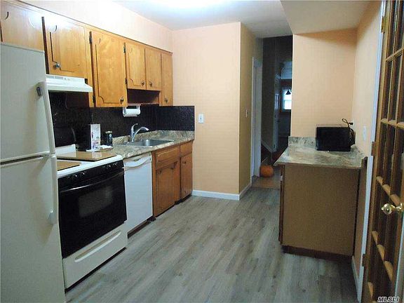 5th image of 4 Valerie Ln