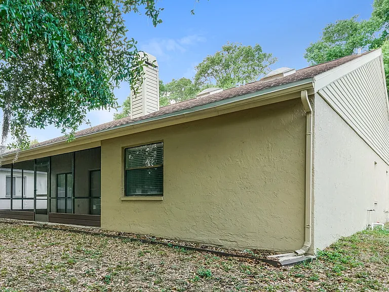 8046 Hathaway Dr — Photo 15