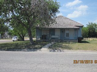 1102 E Kenedy Ave, Kingsville, TX 78363