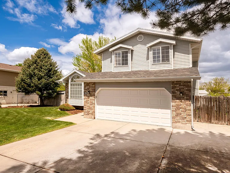 1447 E Marbella St — Photo 14