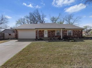 7844 S Hickory Ct, Broken Arrow, OK 74011