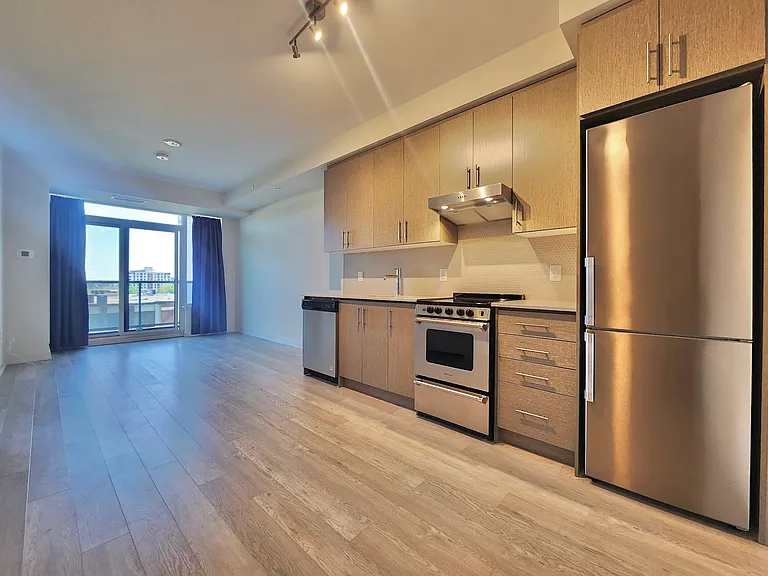 212 King William St #723 — Photo 5