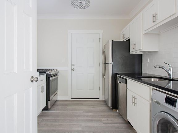 5th image of 1418 W Hutchinson St #1