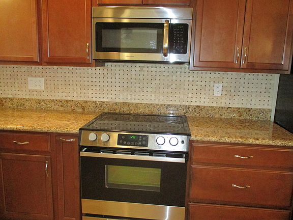 3rd image of 10748 W Saratoga Cir