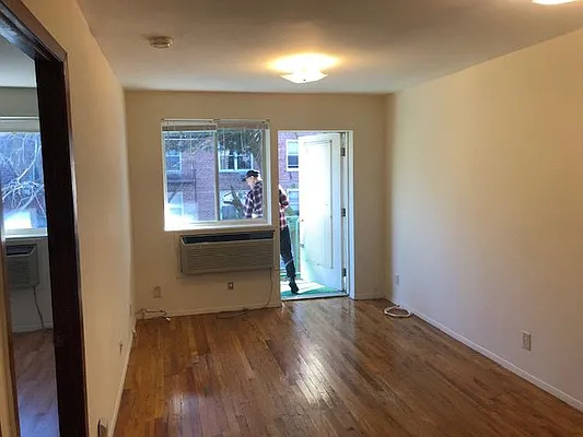 Rented by 18 REALTY | media 28