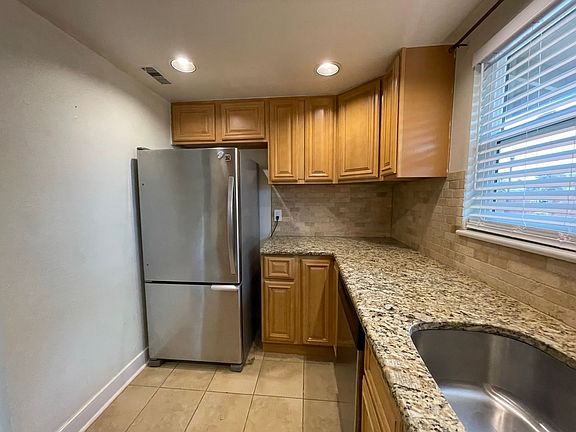 3rd image of 5918 S Willow Way
