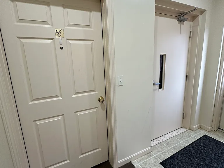 515 Main St #C — Photo 10