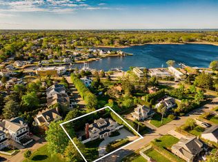 4 Powers Dr, Southampton, NY 11968