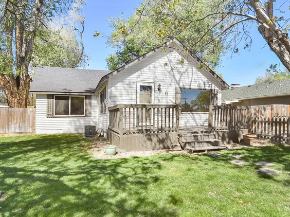 81 N Canyon St, Nampa, ID 83651