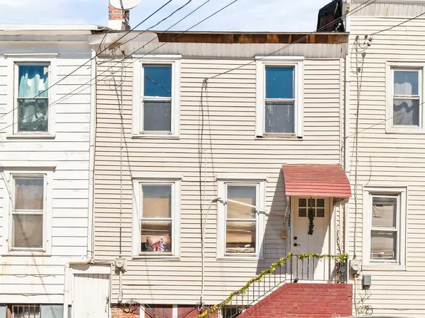 433 Pine St, Camden, NJ 08103
