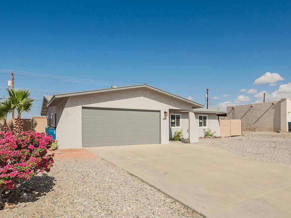 1st image of 2611 Smoketree Ave N
