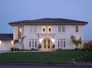 16801 Menahka Rd, Apple Valley, CA 92307