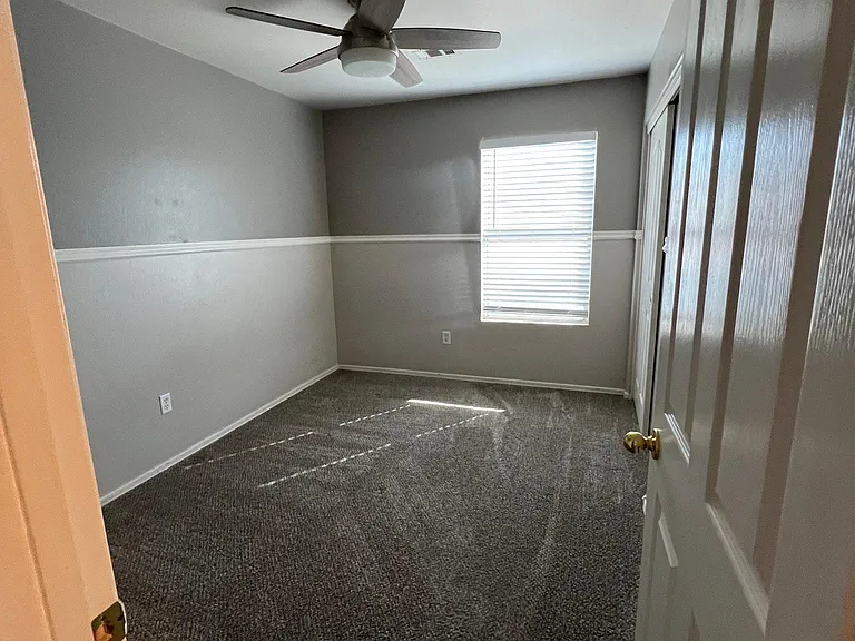 6821 S 40th Dr — Photo 11
